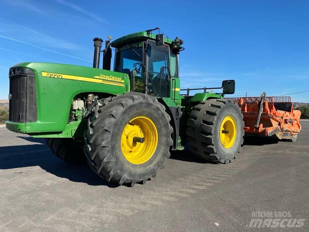 John Deere 9320 Traktory