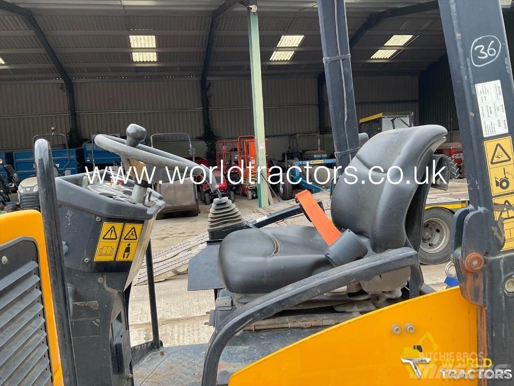 JCB VMT 260-120 Tandemové válce