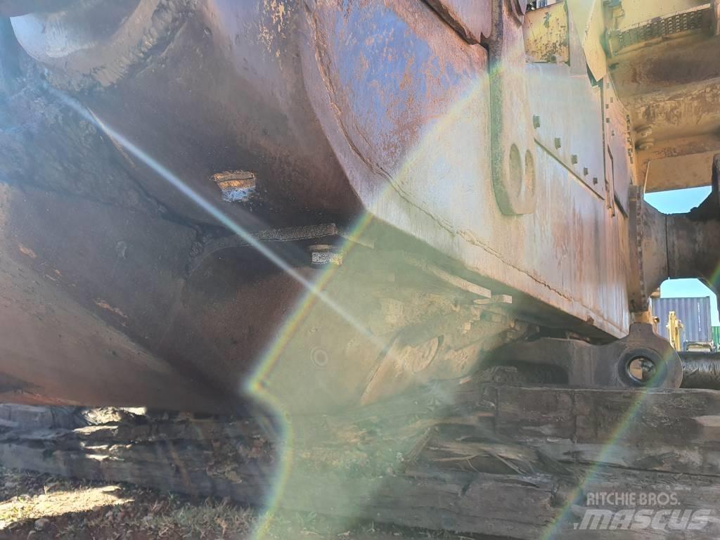 CAT D 11 R Pásové dozery