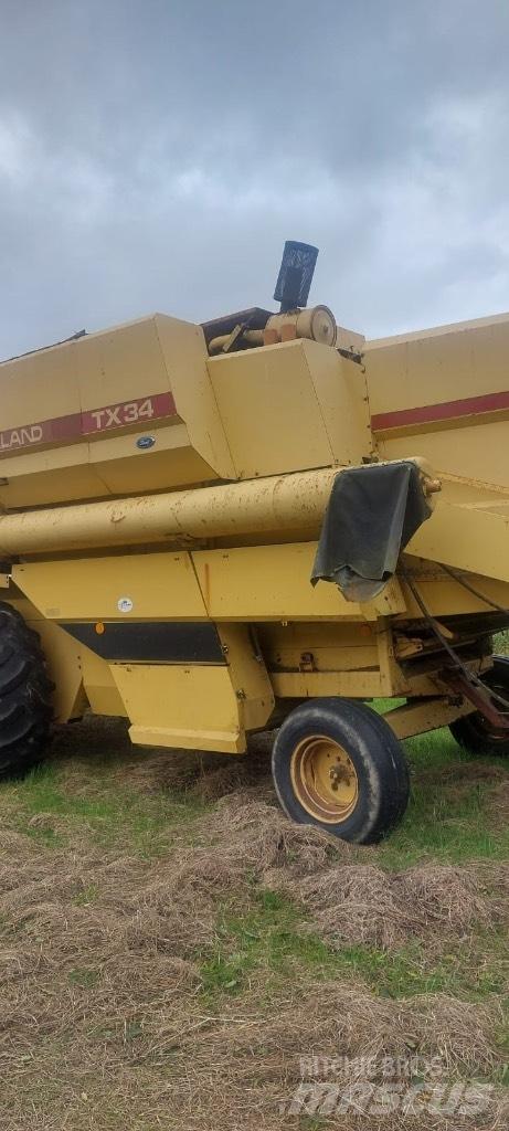 New Holland TX 34 Sklízecí mlátičky