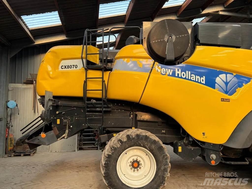 New Holland CX8070 Sklízecí mlátičky