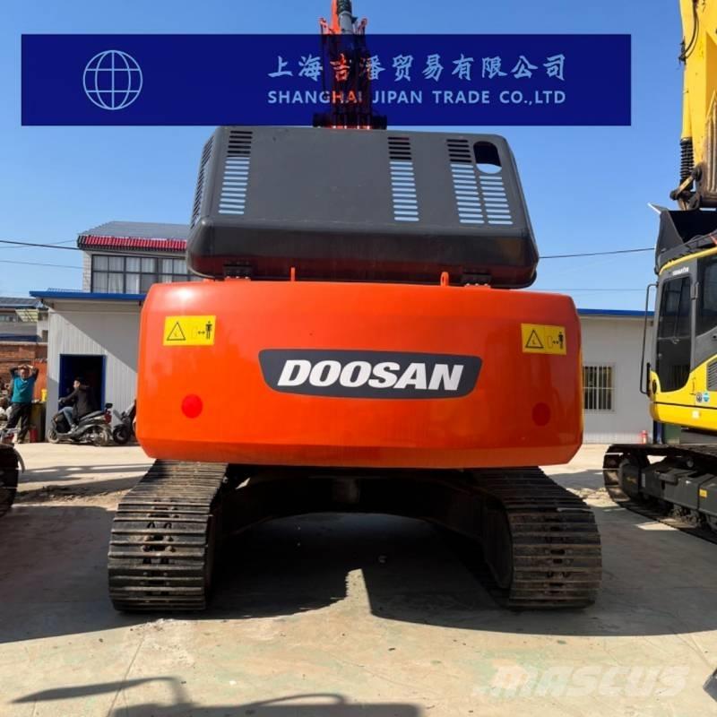 Doosan DX 300 Pásová rýpadla