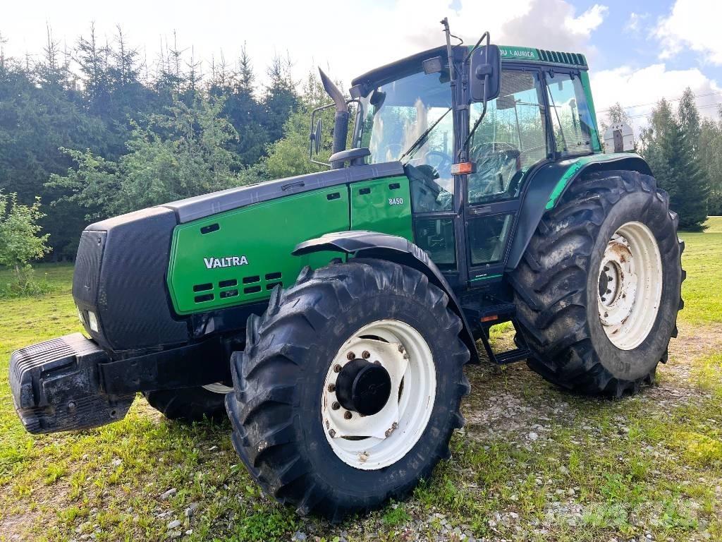Valtra 8450 Traktory