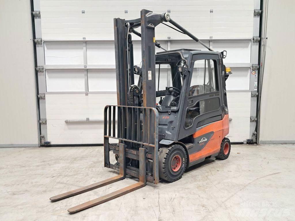 Linde E25-01 Akumulátorové vozíky