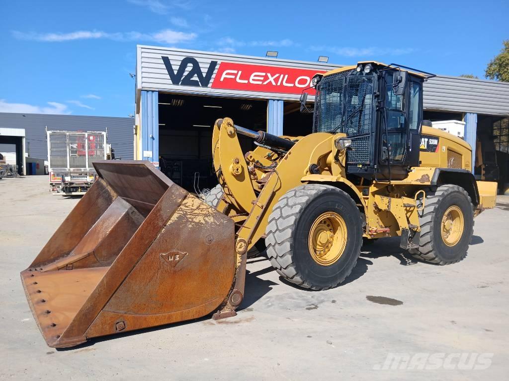 CAT 938 Kolové nakladače