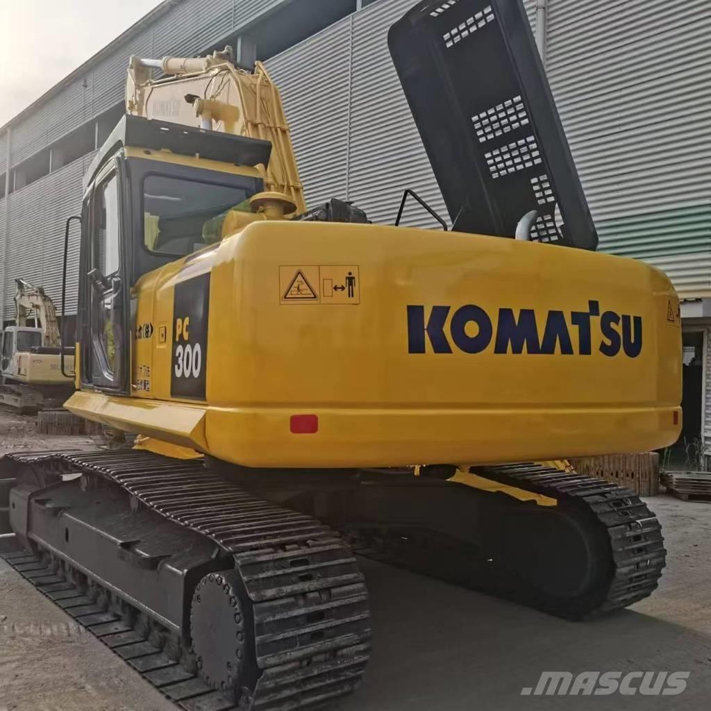 Komatsu PC 300-7 Pásová rýpadla