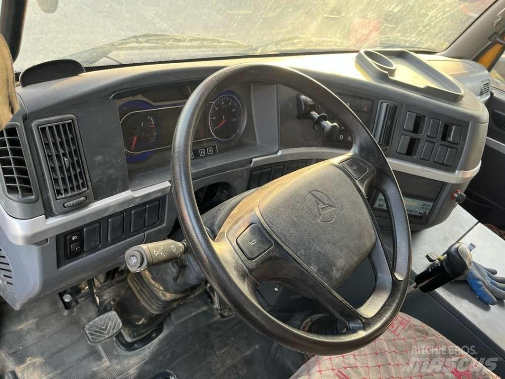 Sany STC250C5-2 Univerzální terénní jeřáby