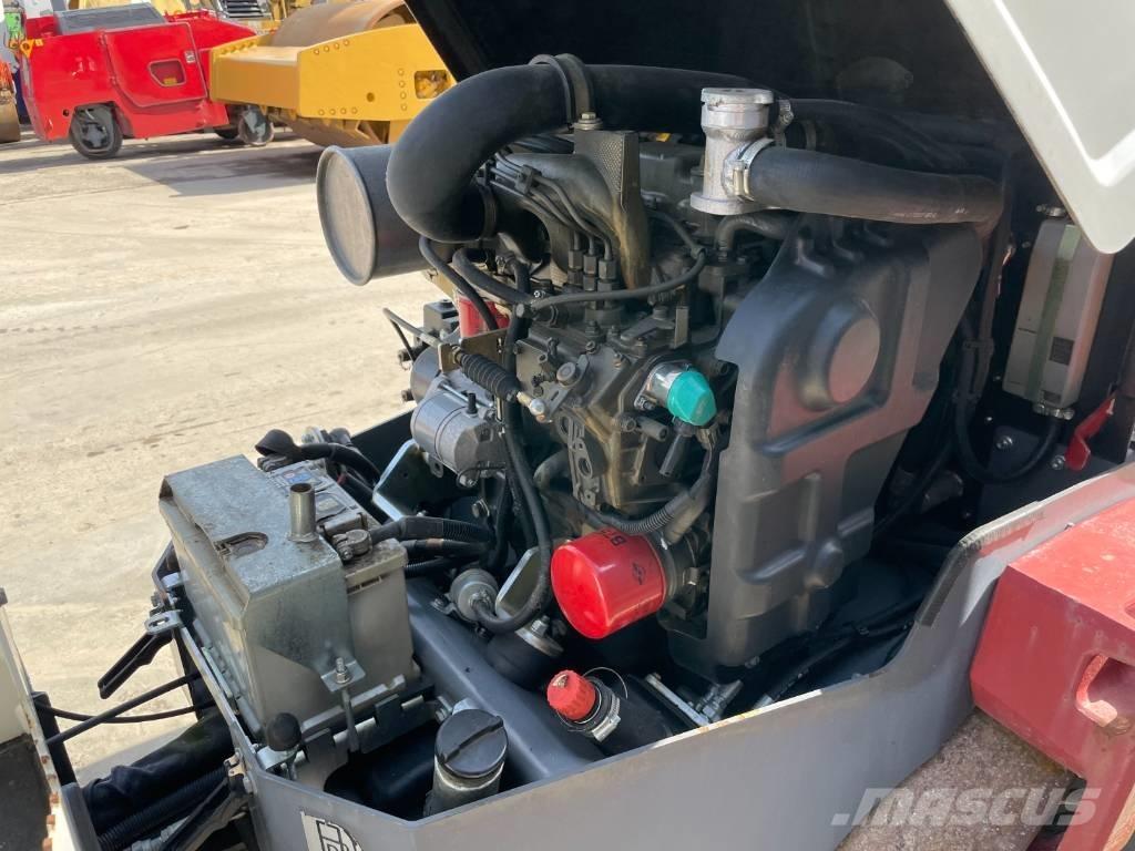 Dynapac CC1200C Kombinované válce