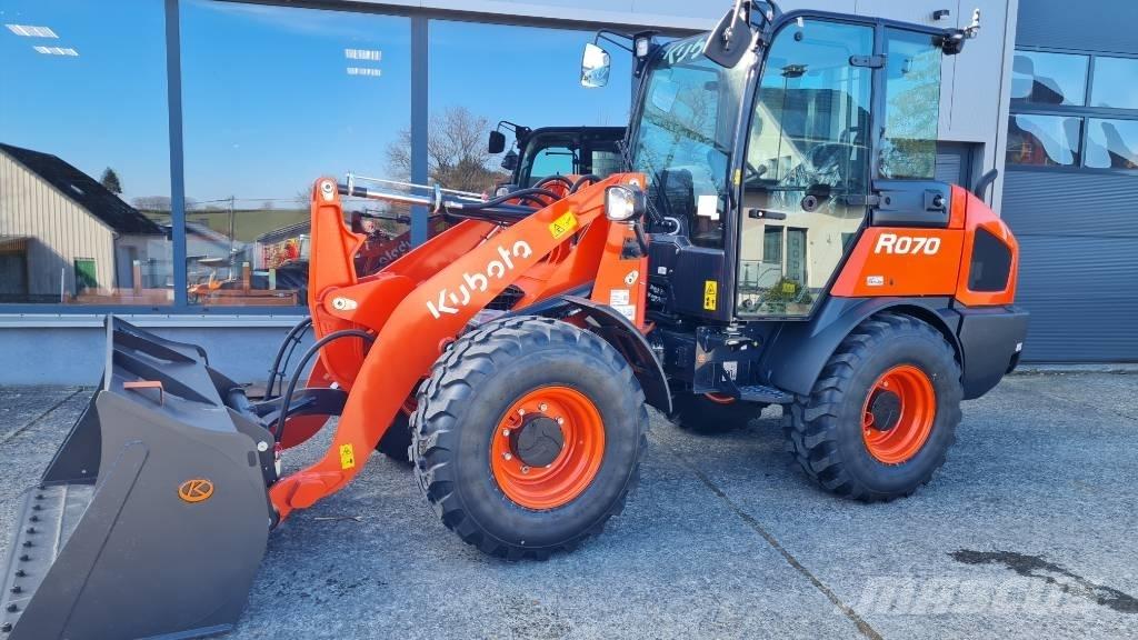 Kubota R 070 Kolové nakladače
