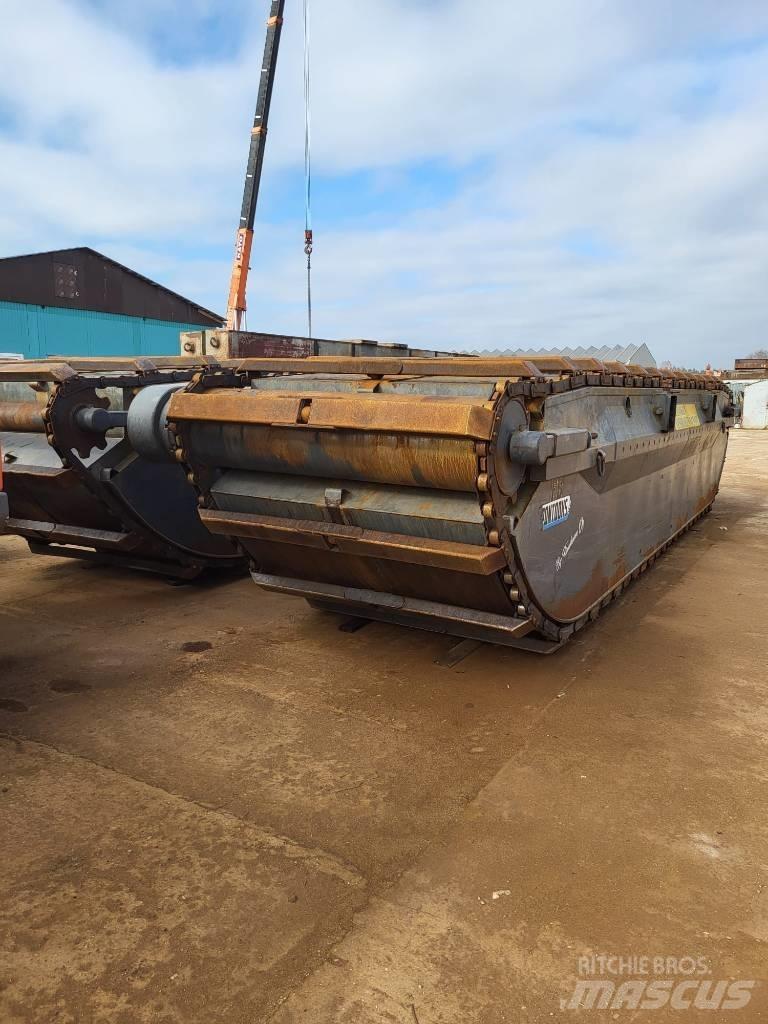 Volvo 210CLR Obojživelná rypadla