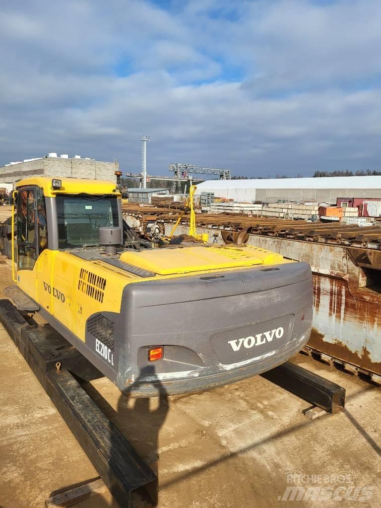 Volvo 210CLR Obojživelná rypadla