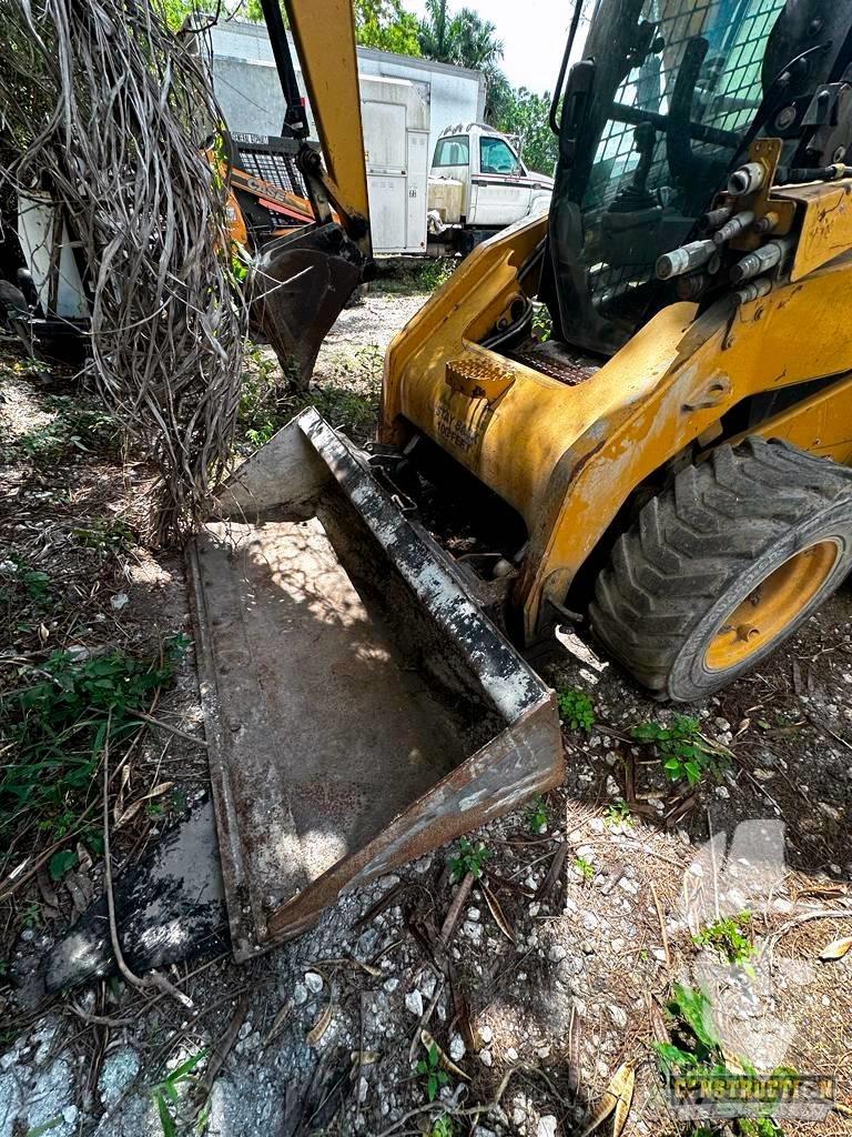 CAT 256 C Smykem řízené nakladače