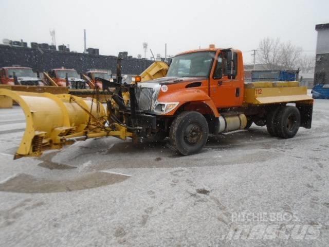 International 7400 Sněžné pluhy, přední sněhové radlice