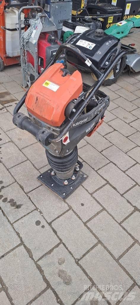 Husqvarna LT 6005 Vibrační pěchy