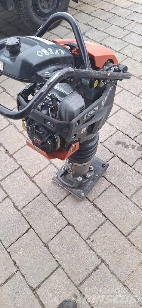 Husqvarna LT 6005 Vibrační pěchy