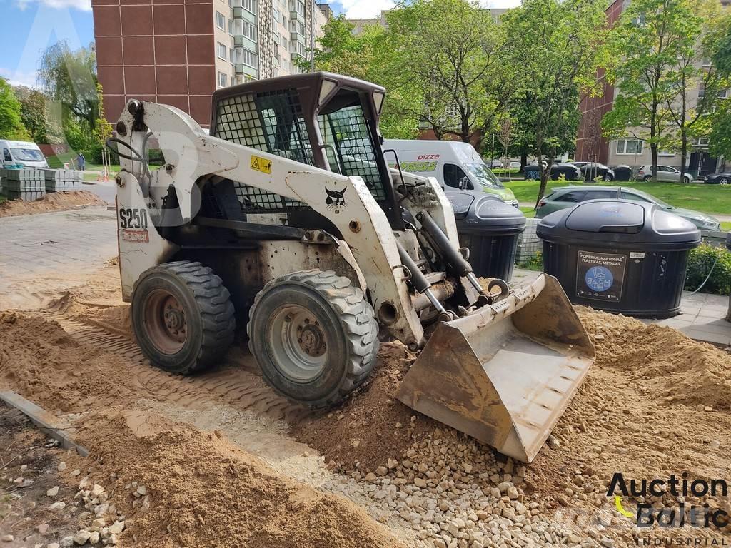 Bobcat S 250 Smykem řízené nakladače