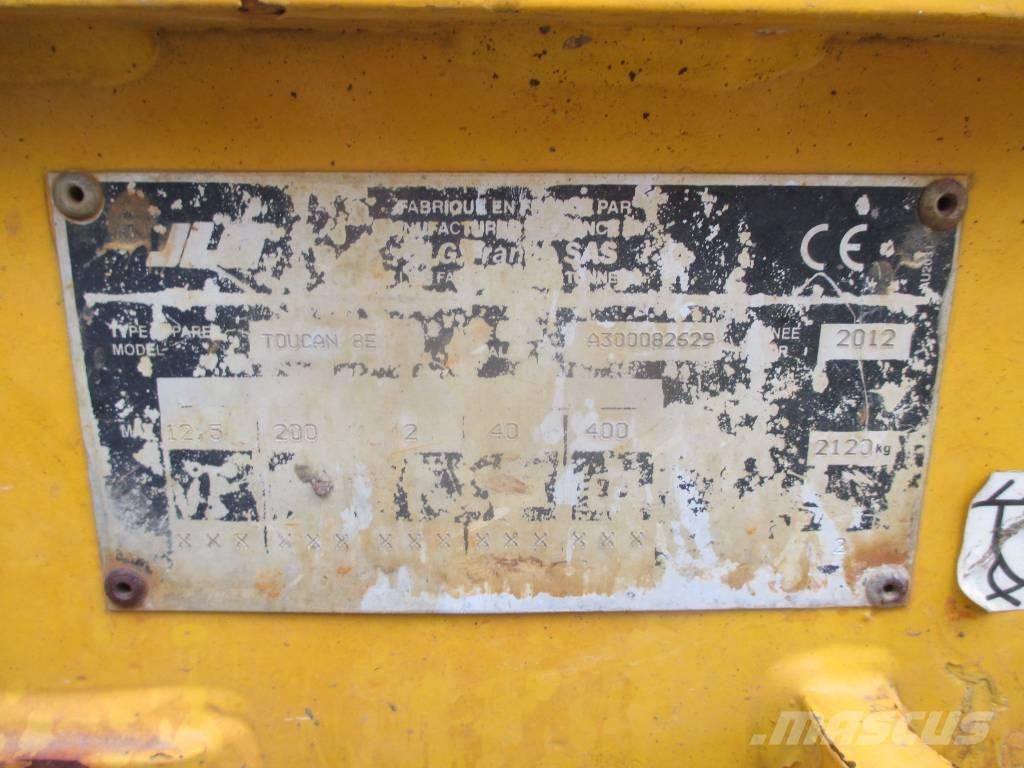 JLG Toucan 8 E Vertikální sloupové výtahy