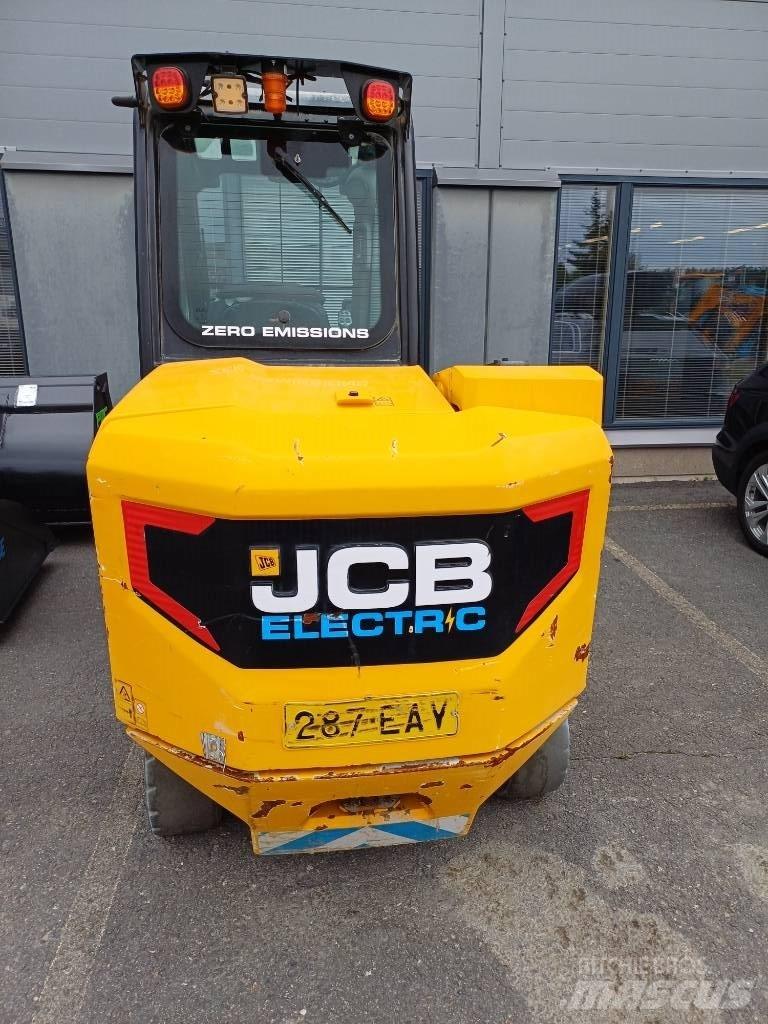 JCB TLT30-19E 2WD Akumulátorové vozíky