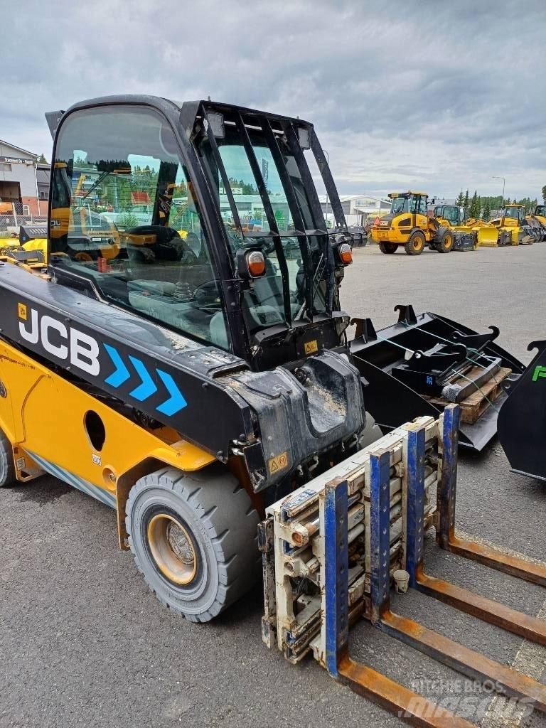 JCB TLT30-19E 2WD Akumulátorové vozíky