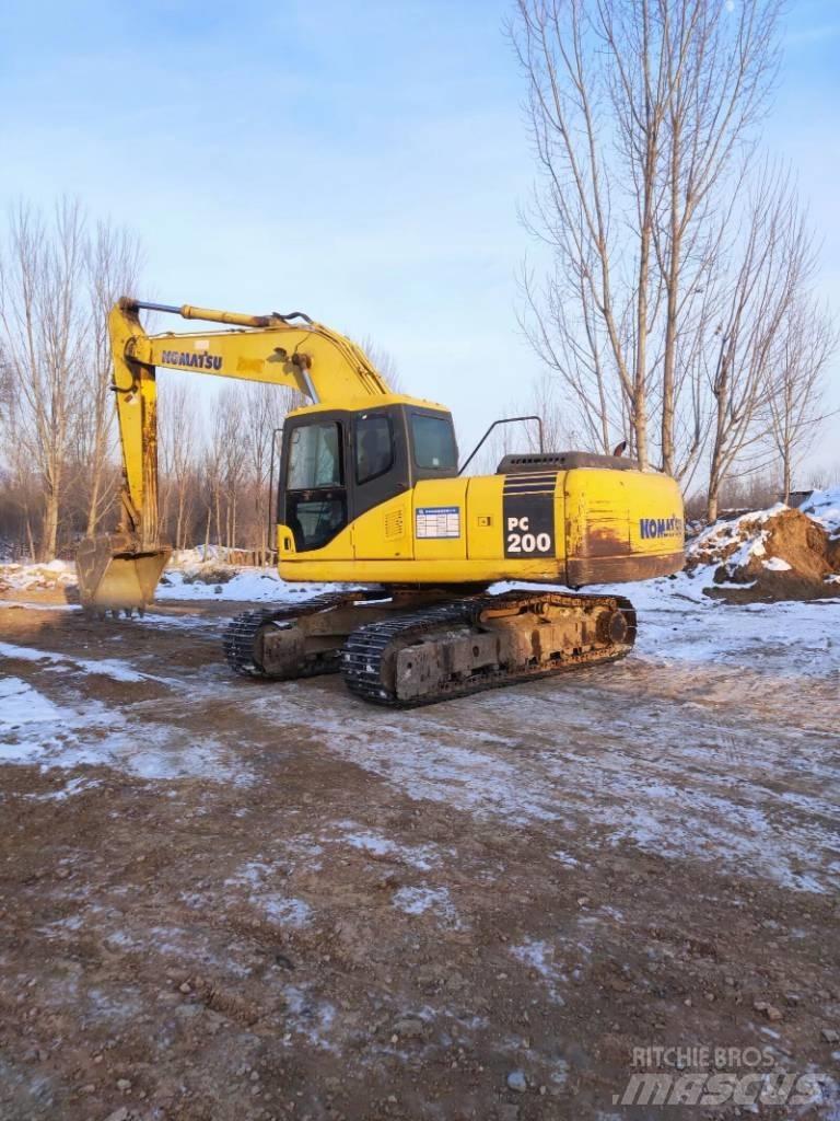 Komatsu PC 200-7 Pásová rýpadla