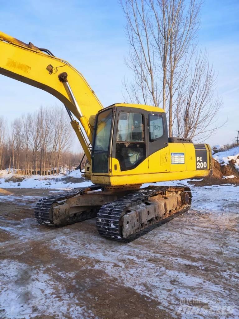 Komatsu PC 200-7 Pásová rýpadla