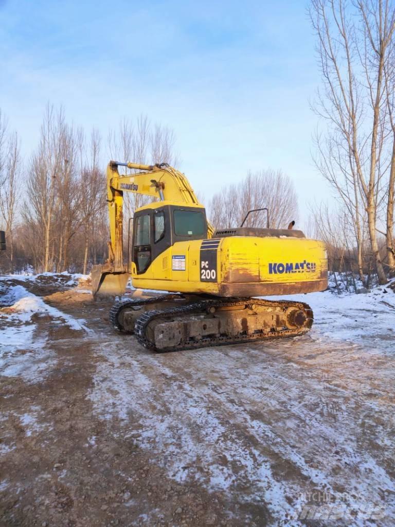 Komatsu PC 200-7 Pásová rýpadla