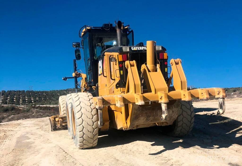 CAT 14 M Grejdry