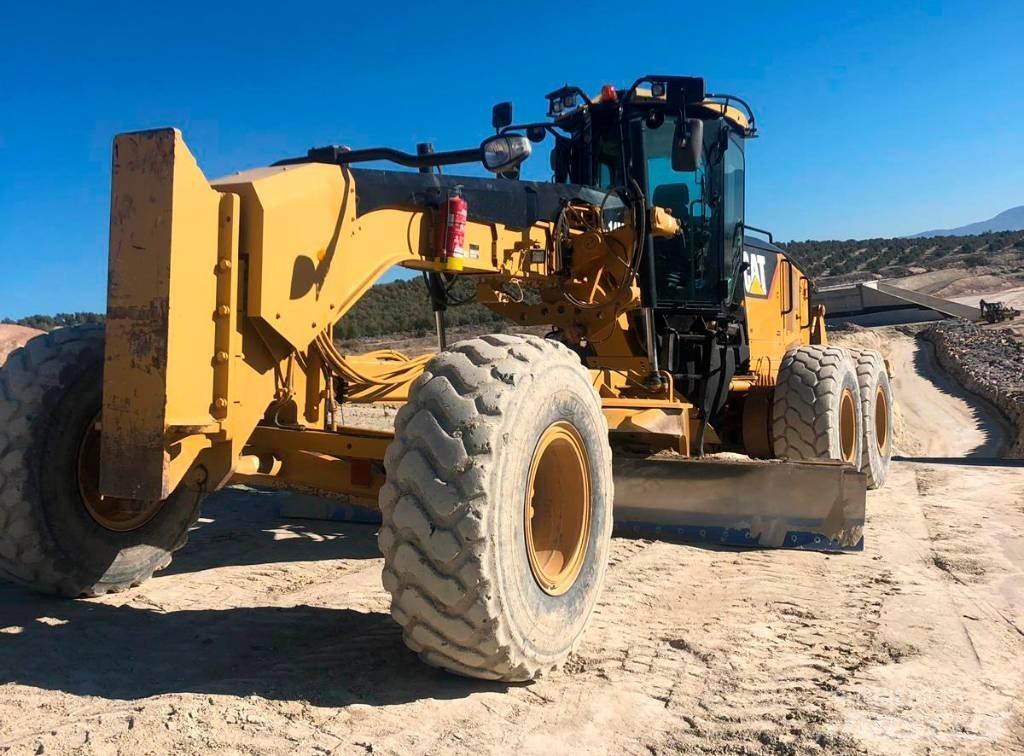 CAT 14 M Grejdry