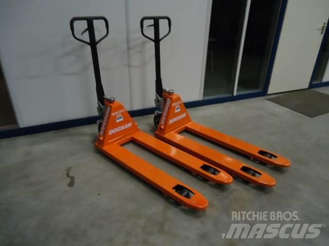 Doosan Pallettruck Ruční paletový vozík
