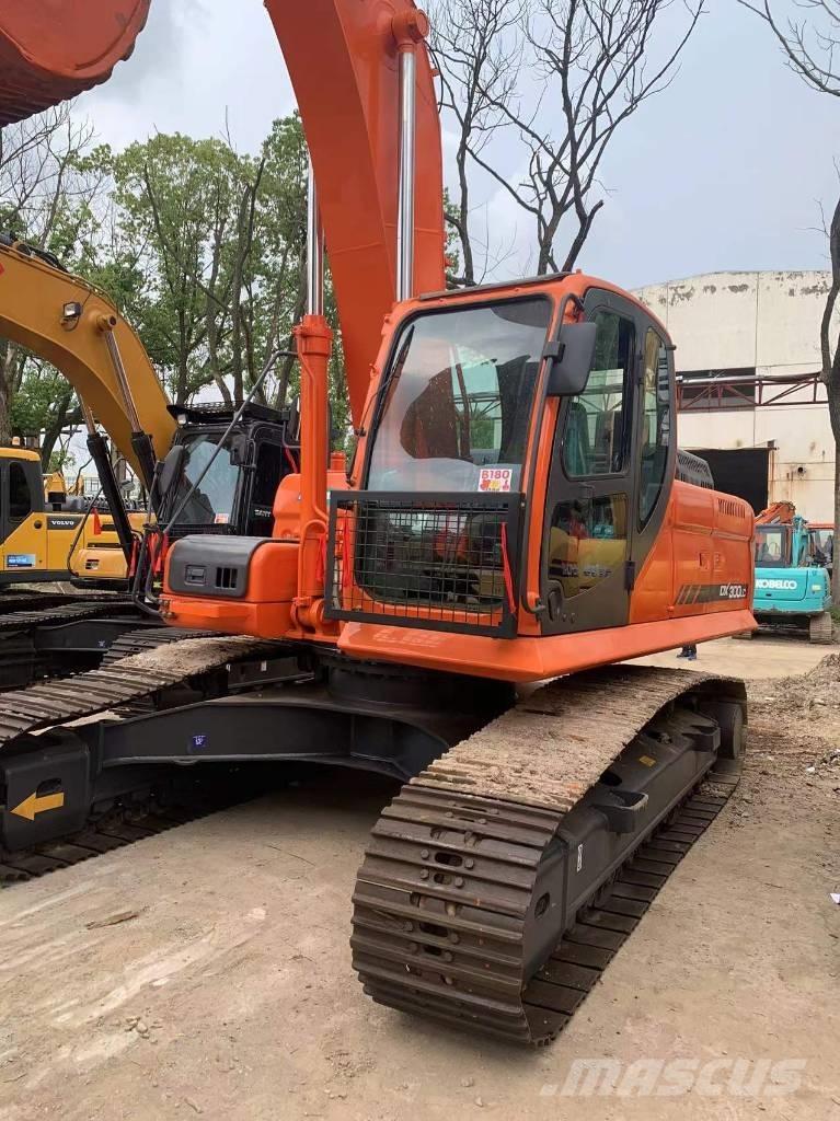 Doosan DX 300 Pásová rýpadla