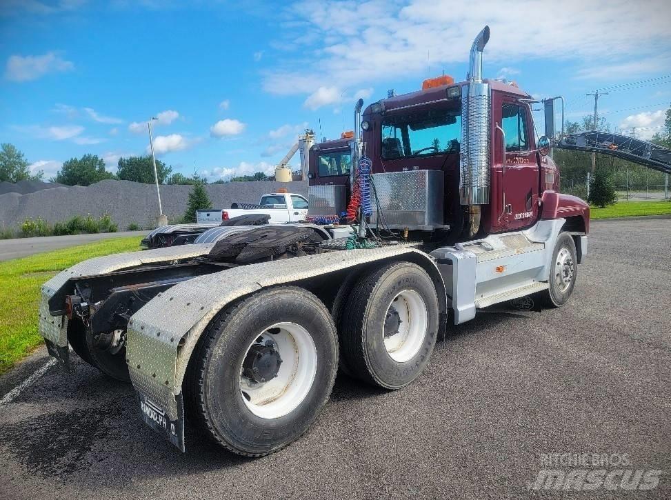 Mack CH 613 Tahače