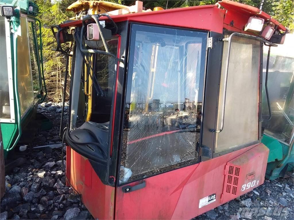 Valmet 890.1 Kabiny a interiér
