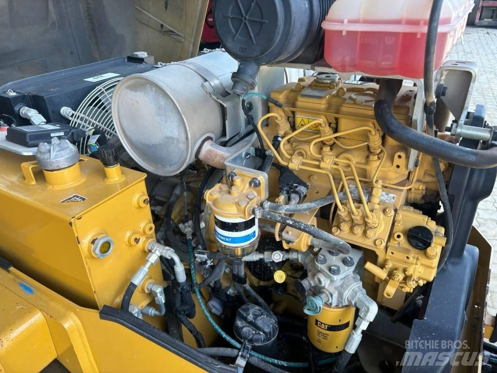 CAT CB 24 B Tandemové válce
