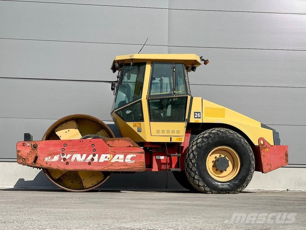 Dynapac CA302D Tahačové válce