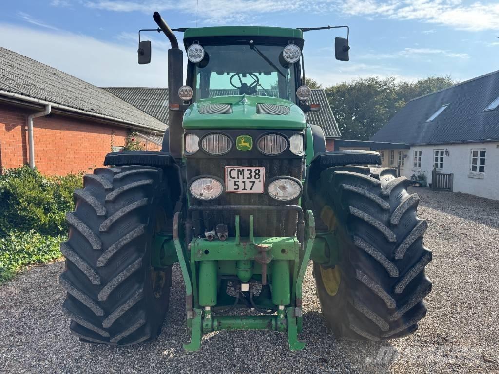 John Deere 7920 Traktory