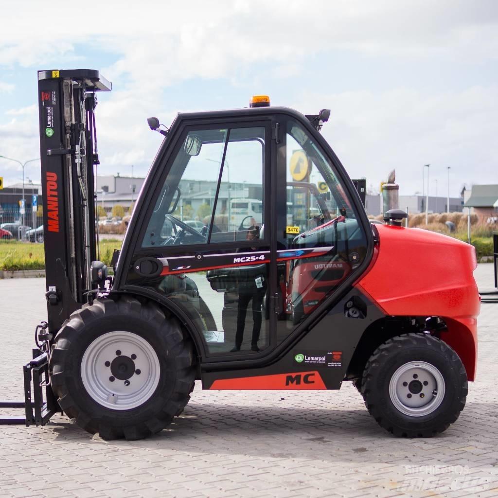 Manitou MC25 Terénní vysokozdvižné vozíky