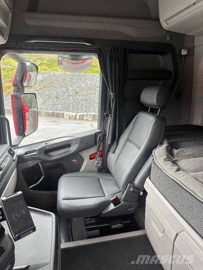 Scania R 590 Vozy na dřevní štěpku