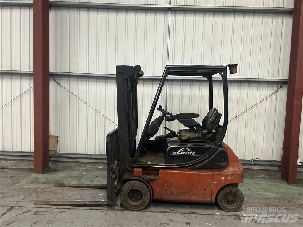 Linde E18P-02 Akumulátorové vozíky