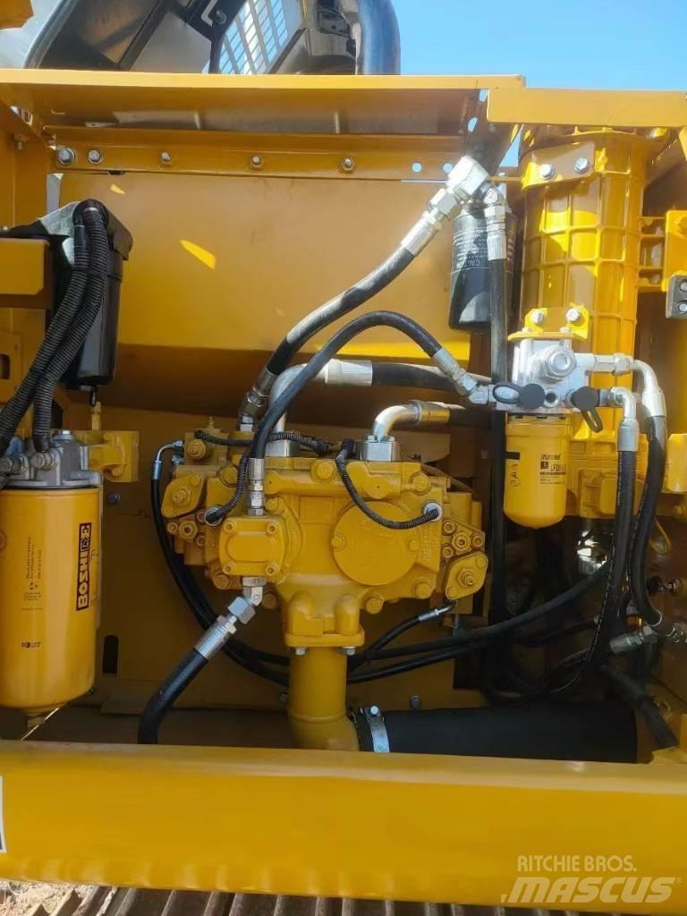CAT 320D2L Pásová rýpadla