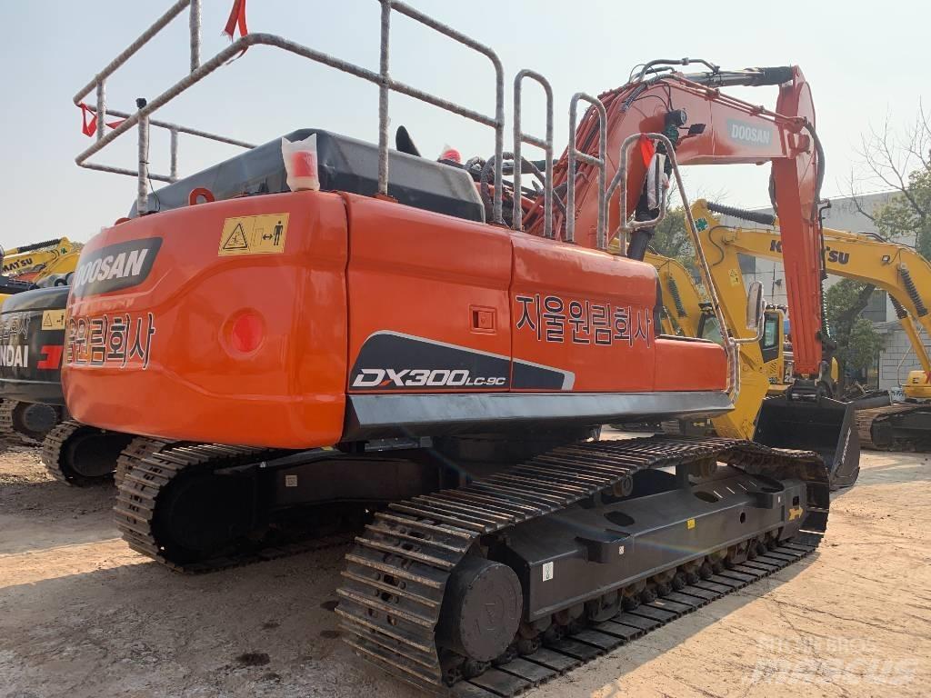 Doosan DX 300 LCA Pásová rýpadla