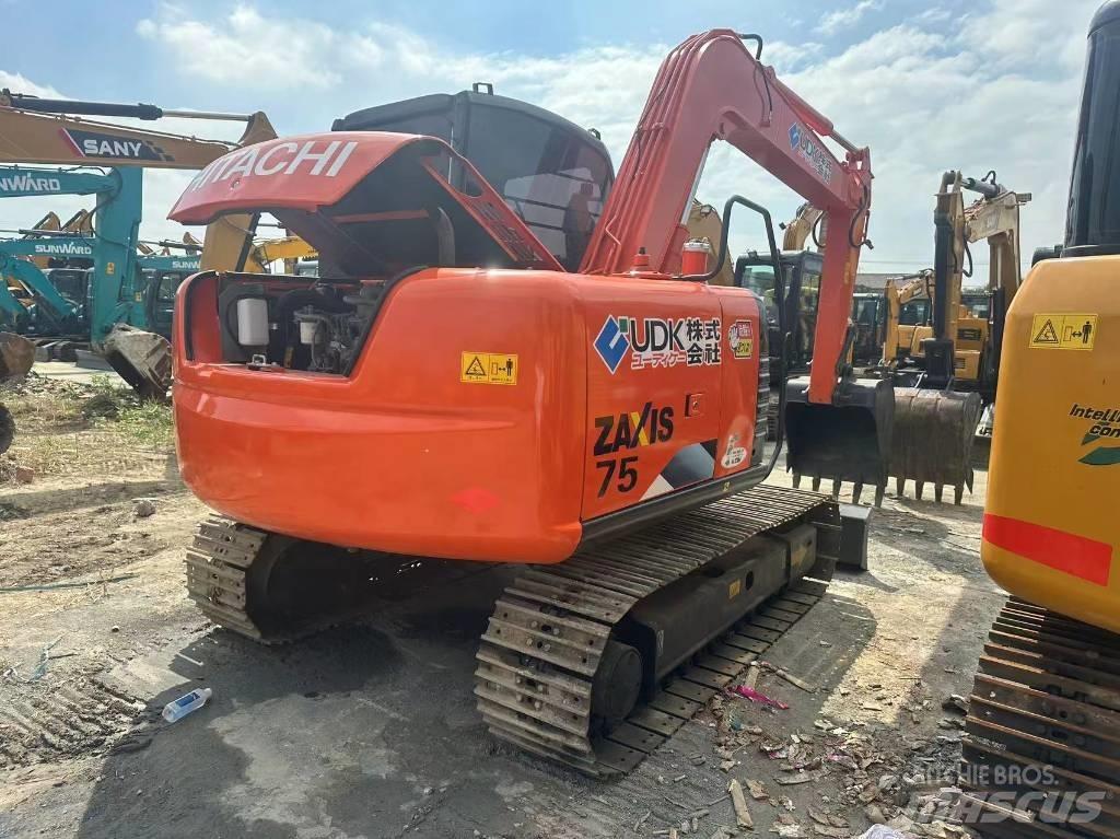 Hitachi ZX 75 Midi rýpadla 7t - 12t