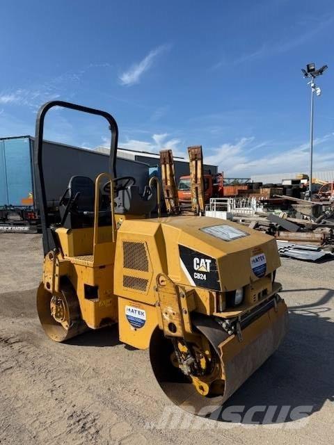 CAT CB 24 Tandemové válce