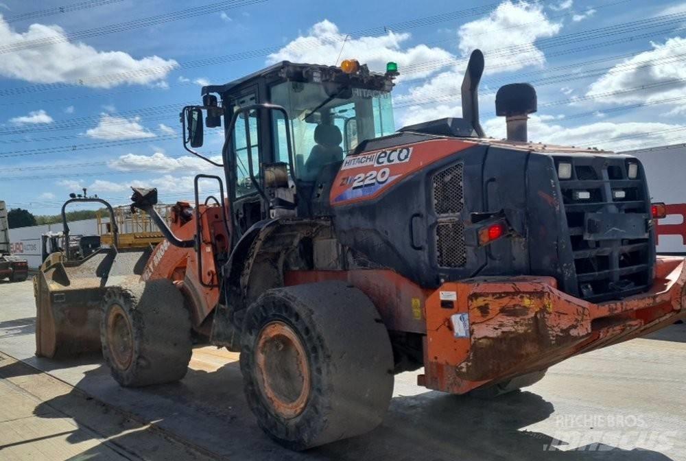 Hitachi ZW 220-6 Kolové nakladače