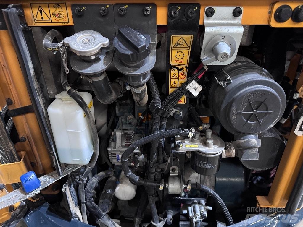Hyundai R25Z-9 AK Mini rýpadla < 7t