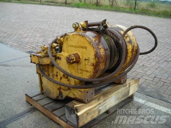 Komatsu D65E WINCH Ostatní komponenty