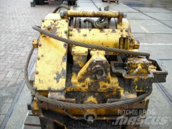 Komatsu D65E WINCH Ostatní komponenty
