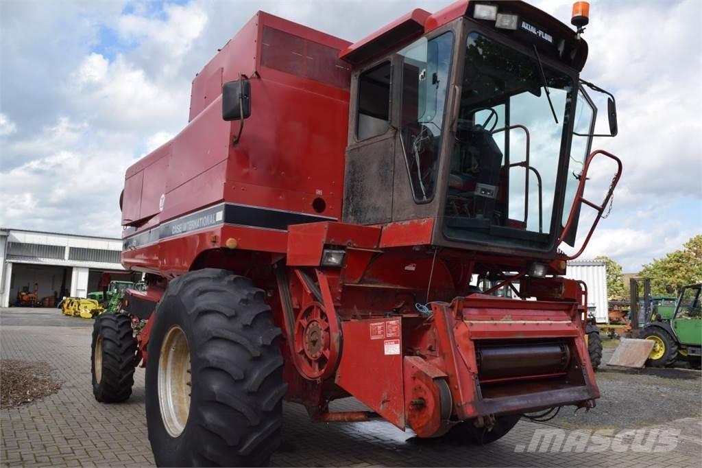 Case IH 1680 Axial Sklízecí mlátičky