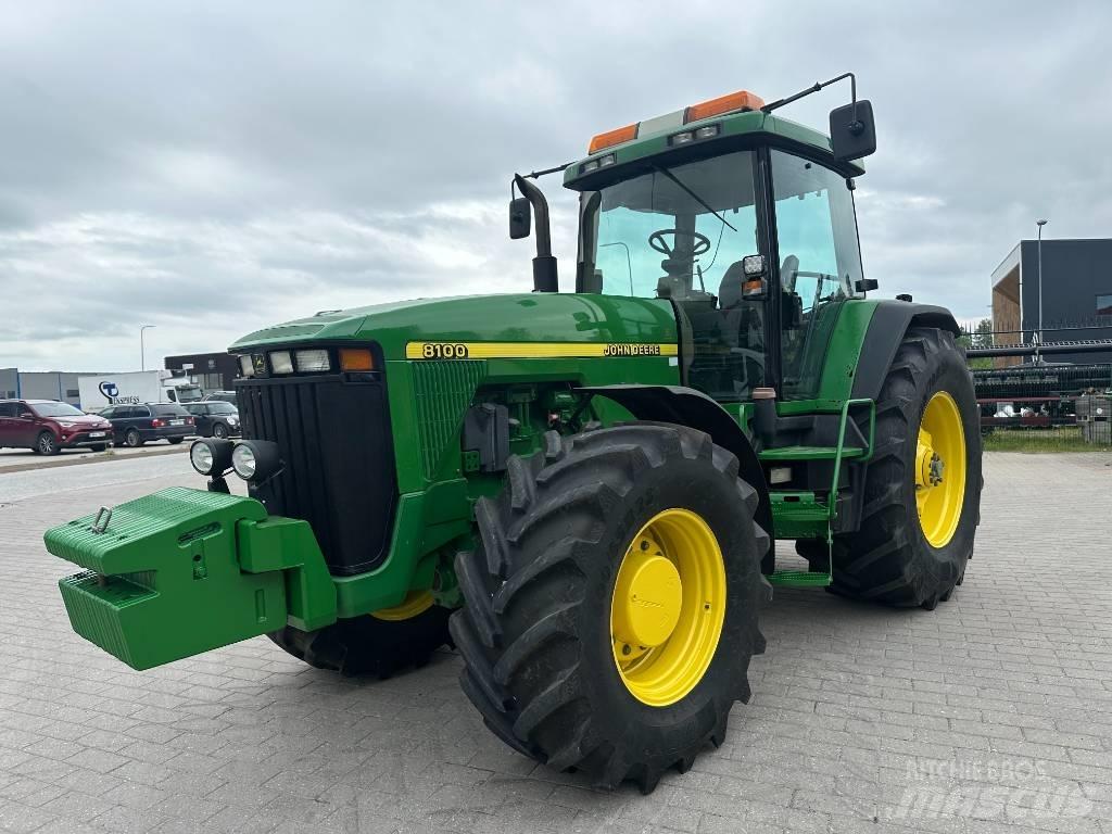 John Deere 8100 Traktory