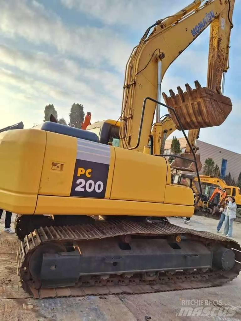 Komatsu PC 200-7 Pásová rýpadla