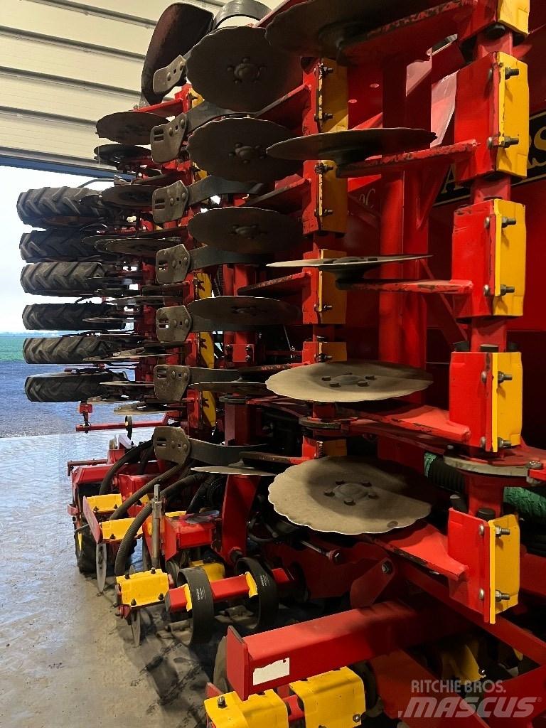 Väderstad Rapid 600c Mechanické secí stroje